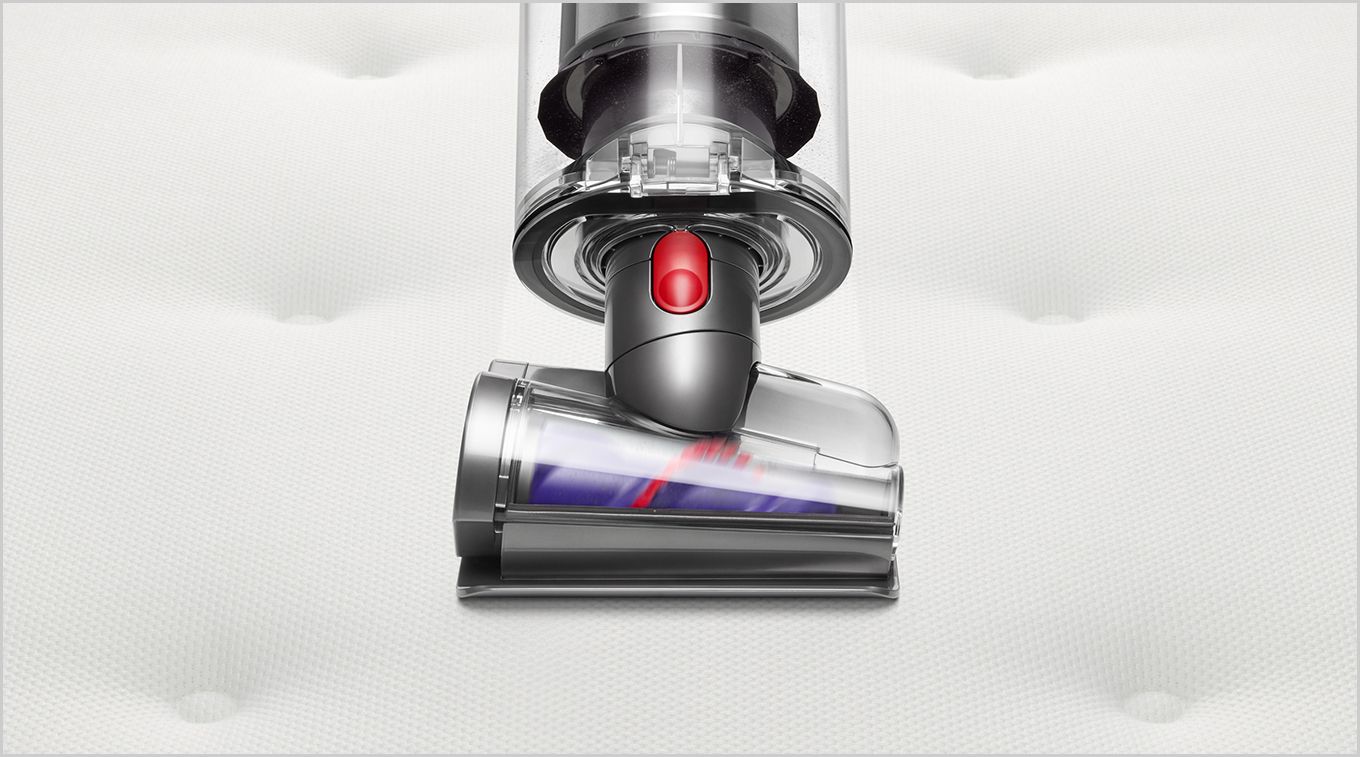 Matratze saugen mit Dyson V15 